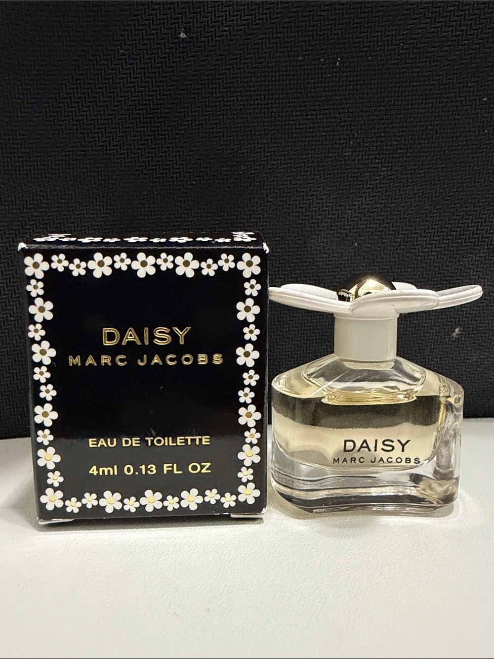 Daisy Marc Jacobs Eau De Toilette EDT Mini Miniature Splash Perfume 4ml .13 oz.